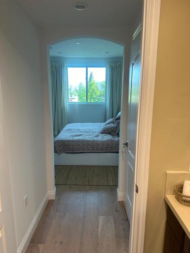 New and Bright Bedroom Ensuite in Los Angeles, USA