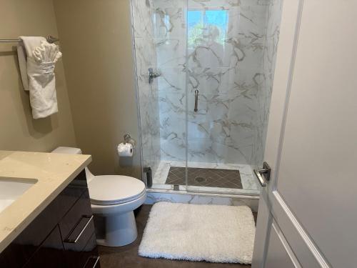 New and Bright Bedroom Ensuite in Los Angeles, USA