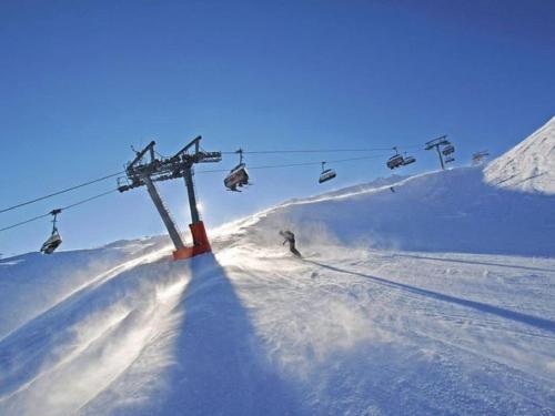 Apartment in Hainzenberg in a ski area