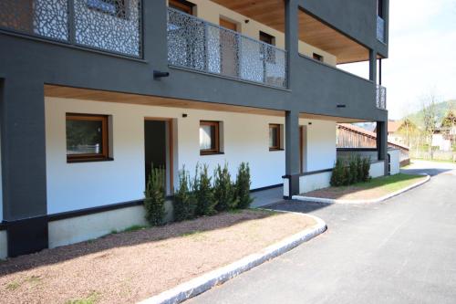 One-Bedroom Apartment with Garden