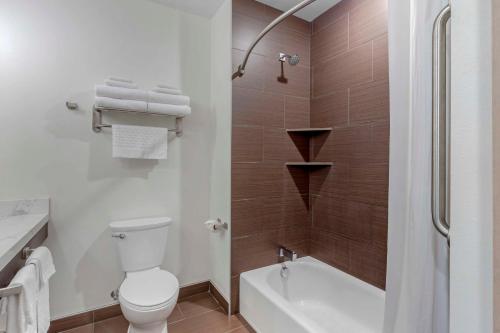 Best Western Plus Peppertree Nampa Civic Center Inn - image 11