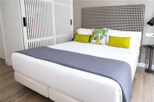 Superior Double Room image 7