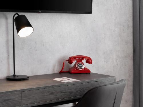 Radisson Red London Gatwick Airport - image 6