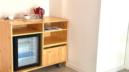 One-Bedroom Apartment image 8