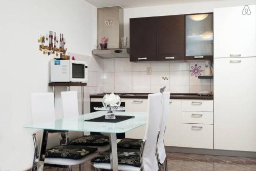 Apartment STANIĆ - Home away from home, Split (photo 8)
