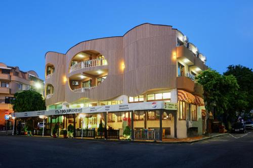 . Hotel Niko's