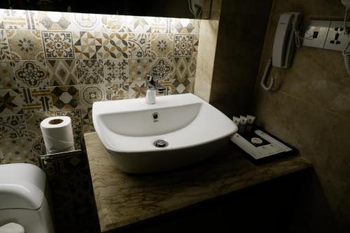 화장실, D'more Kuakata Hotel & Resort in 쿠아카타