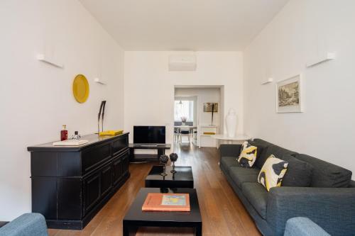2 bedrooms flat near Via Veneto, Roma