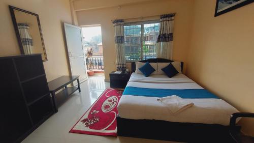 King Room with Lake View image 9