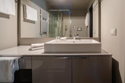 2 bedrooms flat near Via Veneto, Roma (foto 10)