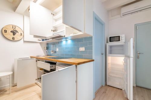 Amazing flat in Barceloneta with private terrace 2-2, Барселона (фото 8)