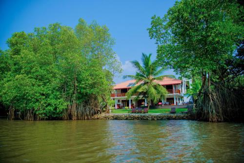 Lagoon Bentota Resort