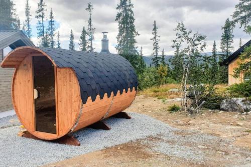Cozy Mountain Cottage with beautiful views & Sauna in City Center