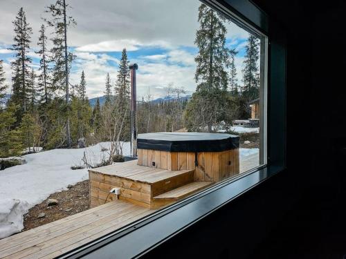 Cozy Mountain Cottage with beautiful views & Sauna in City Center