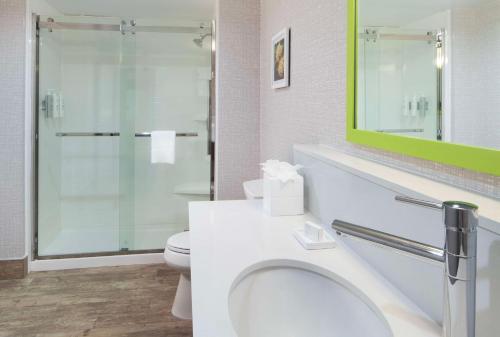 Hampton Inn Athens - image 11
