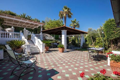 Villa image 1