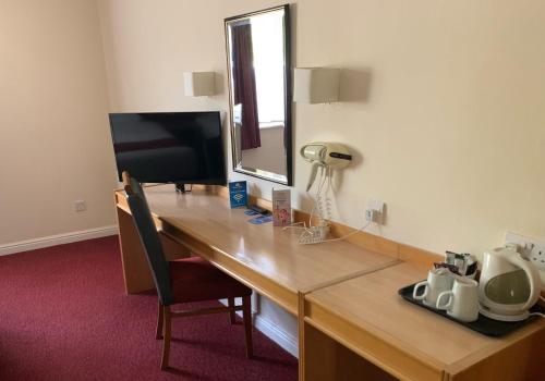 Twin Room image 4