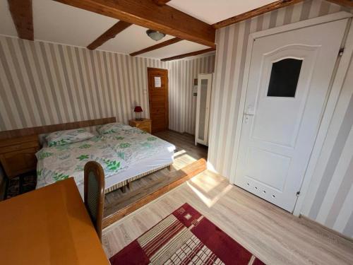 2 twin beds