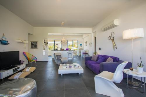 Protaras Aster Seaside Suite - image 3