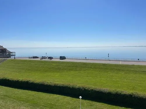 Gemütliche Ferienwohnung mit Wintergarten & Meerblick am Südstrand Wohnung 123 in Wilhelmshaven, Deutschland