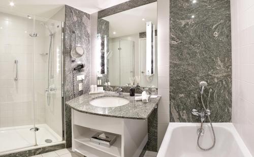Radisson BLU Palace Hotel - image 10