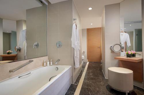 room detail thumbnail 2