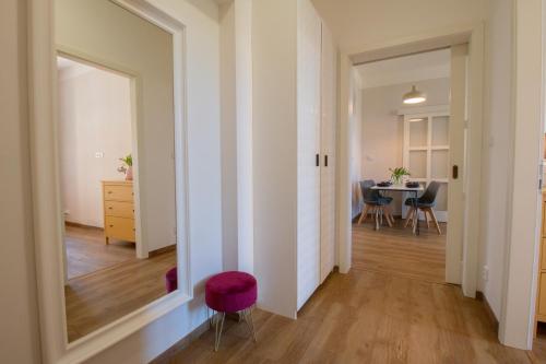 Two-Bedroom Deluxe Apartment with Garden View image 9