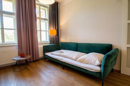 Two-Bedroom Deluxe Apartment with Garden View image 10