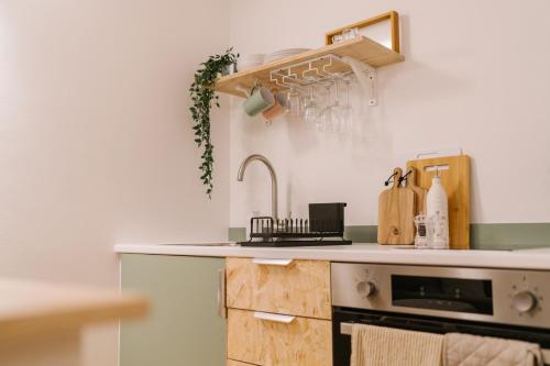 مطبخ, Unique cottage with outdoor bath, dog-friendly stay in Bideford Town Center