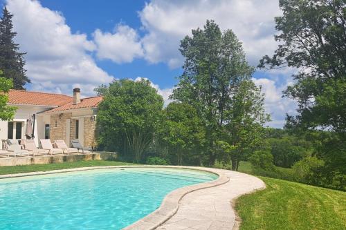 "La Belle Aube - Near Bergerac Swimming pool