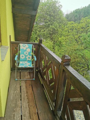 Mediu înconjurător, Yellow House in Bran