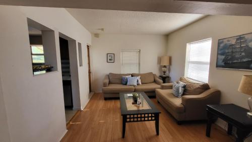 Unit 2 - Stylish 2BR Downtown Phoenix Retreat in Roosevelt Row, Parking Included, Phoenix