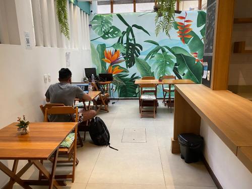 Restaurant, Palace Beach Hostel in Copacabana