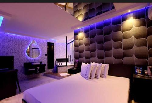 Motel Desireé (Motel Desiree) in ริโอเปเกโน