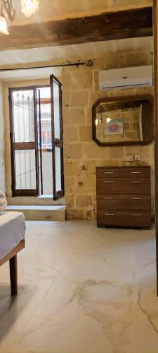Standard One-Bedroom Apartment image 2