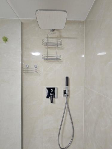 Studio Apartment Sviti TourAs by Town Hall - image 3