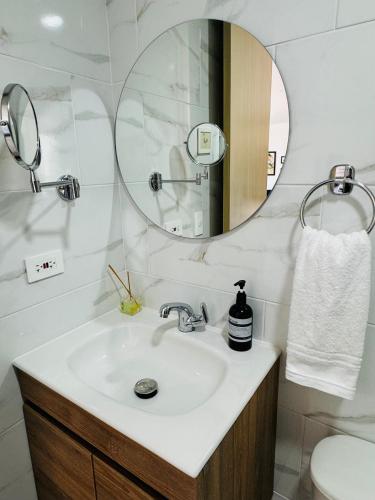 Loft luminoso y moderno con excelentes vistas, Medellín (Foto 8)