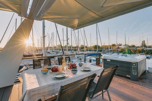 Fenyves Yacht Club Superior in บาลาตันเลลเล