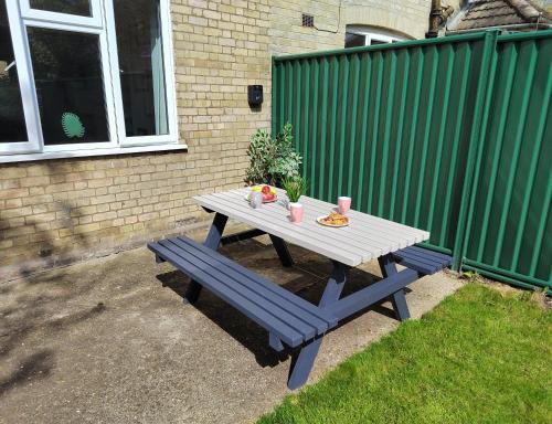 Kert, Epicsa - Corporate & Family Stay in 3 Bedroom House with Garden, FREE parking in Chesterton