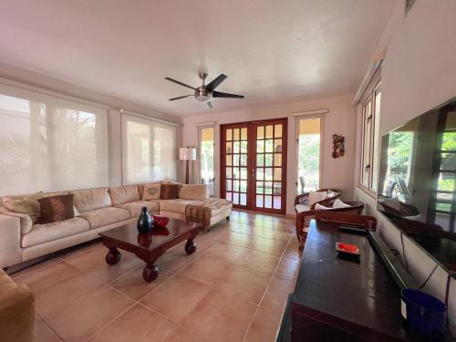 Villa Iris 2 story ocean view villa w/ pool access - image 12