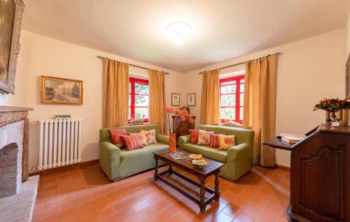 2 Bedroom Lovely Home In Sassetta