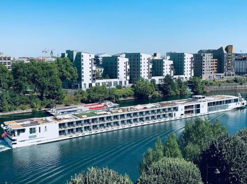 Vue imprenable sur la Seine, proche village JO, parking gratuit - Location saisonnière - Villeneuve-la-Garenne