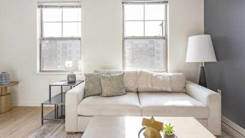 Landing at The Spectrum Apartments - 1 Bedroom in Chamberlayne Industrial Center in Richmond, USA