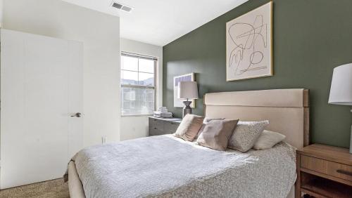 Landing at The Spectrum Apartments - 1 Bedroom in Chamberlayne Industrial Center in Richmond, USA