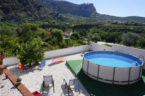 Skats, Villa La Gaviota - Oasis andaluz con piscina, jardín y barbacoa junto Ruta del Gollizno en Olivares (Villa La Gaviota - Oasis andaluz con piscina, jardin y barbacoa junto Ruta del Gollizno en Olivares) in Moclin