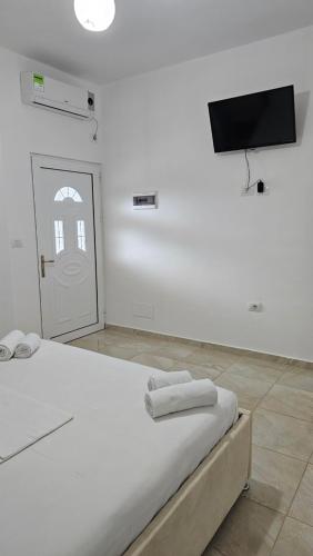 Family Room image 1
