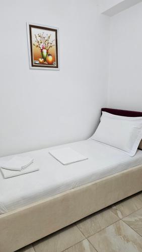 Triple Room with Pool View image 5
