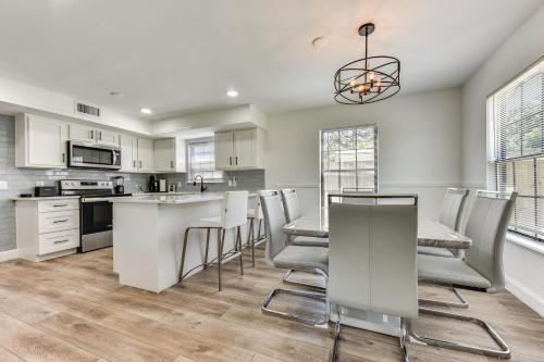 Walk To Trout River Pier: Modern Home W/ Yard - Jacksonville, FL