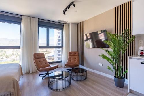 Skyline Rooftop Pool & Coworking by ELE Apartments 2