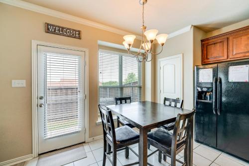 Pet-Friendly Irving Townhome with Patio and Grill! in Irving, USA